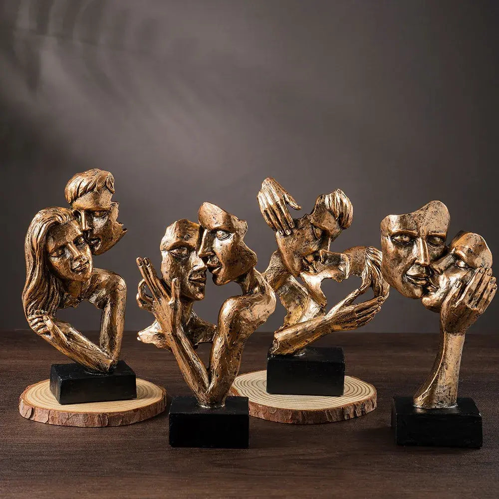 Love, Displayed — Contemporary Couple Statue & Lover Sculpture for Home