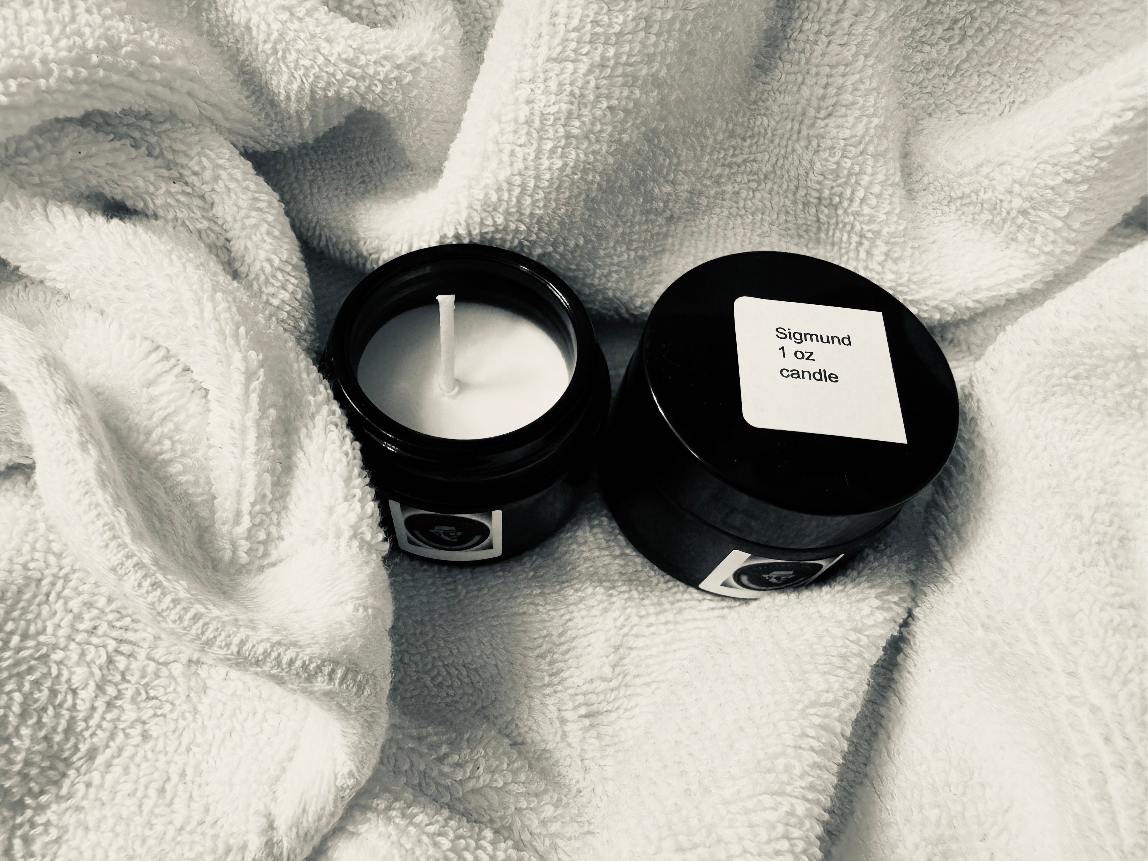 Sigmund Candle-1