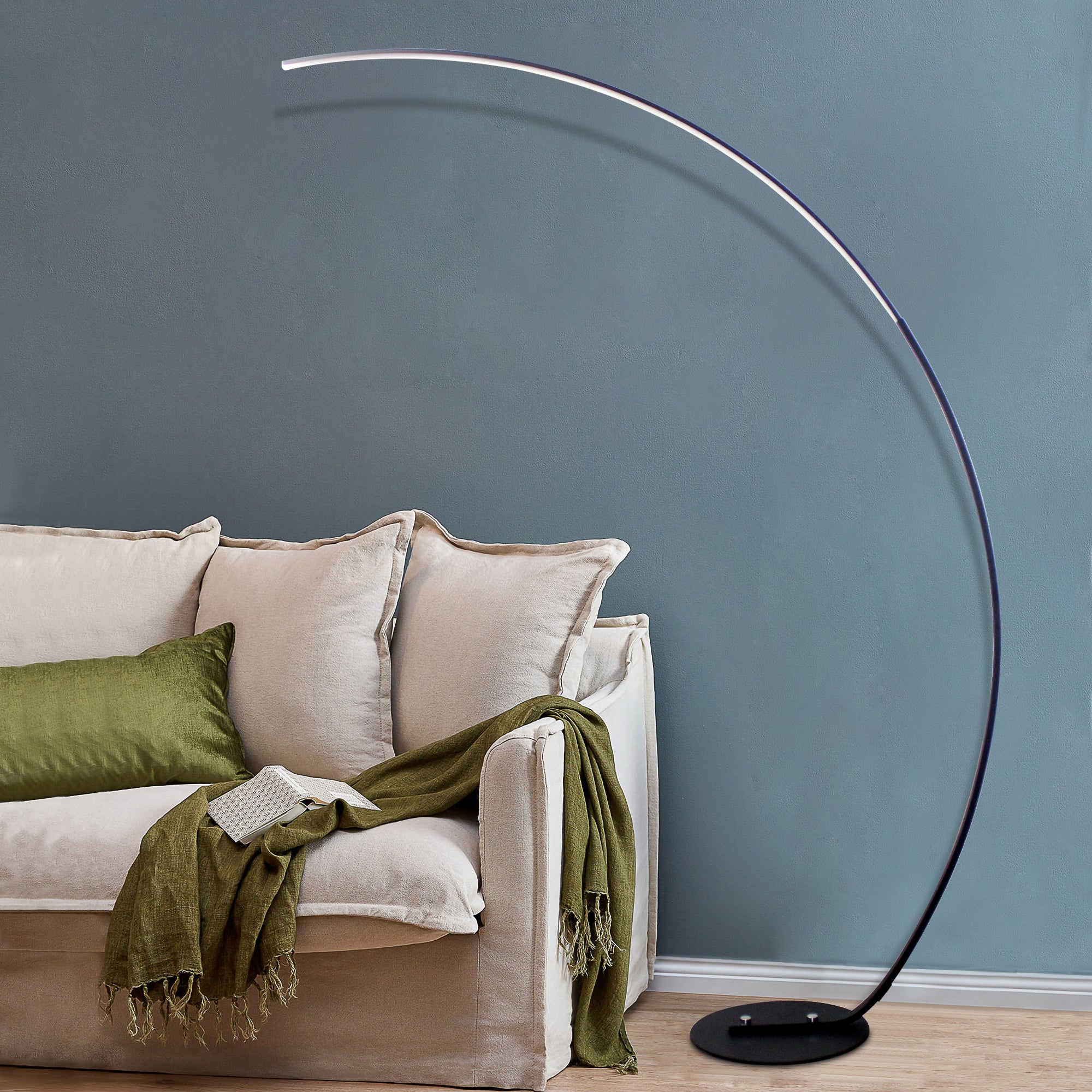 Curve floor lamp with RGBW lighting - modern home accent light