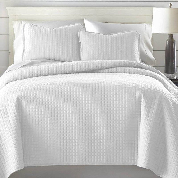 Twin/Twin XL Lightweight White Ultra Soft 2-Piece Microfiber Quilt Set FastFurnishings