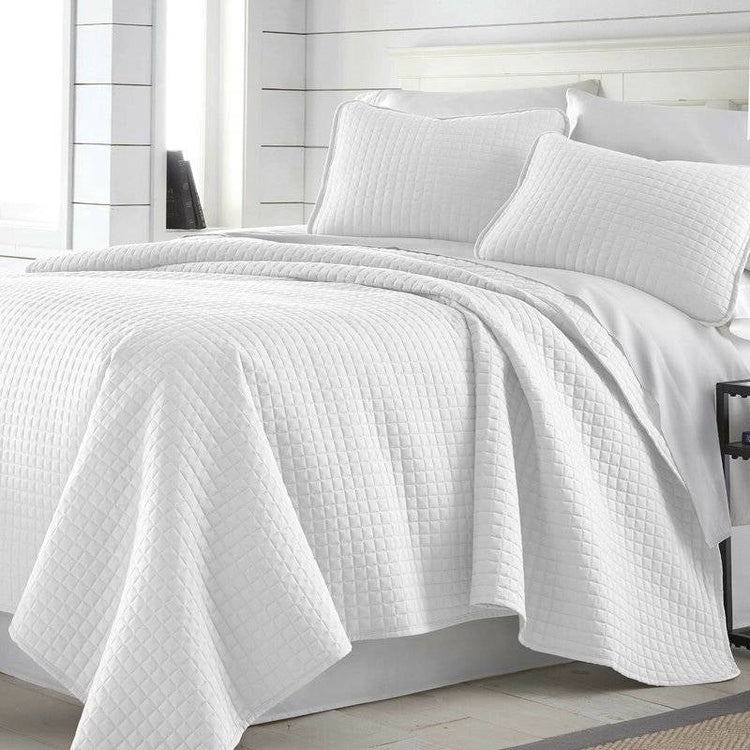 Twin/Twin XL Lightweight White Ultra Soft 2-Piece Microfiber Quilt Set FastFurnishings