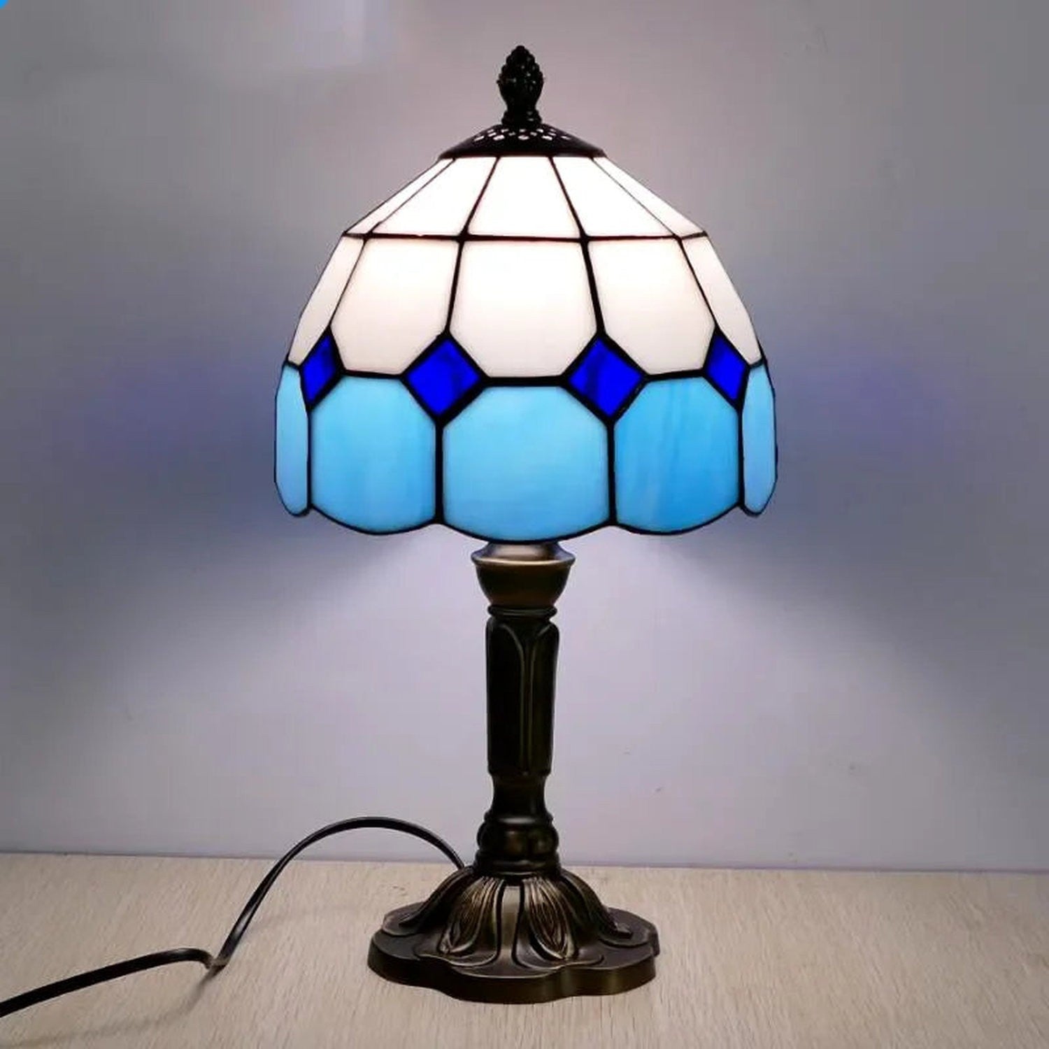 Old World Glow — European Retro Art Glass LED Desk Lamp