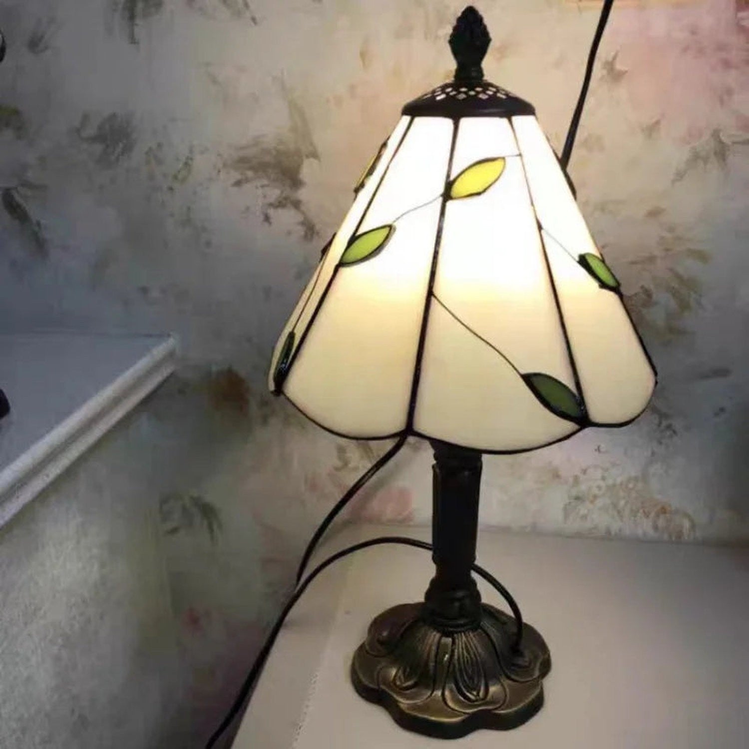 Old World Glow — European Retro Art Glass LED Desk Lamp