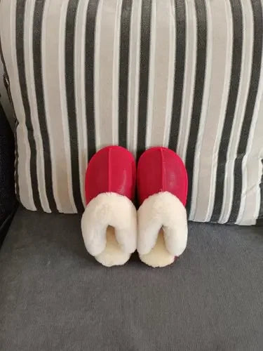 Cloud Underfoot — Natural Sheepskin & Fur Anti-Slip Home Slippers