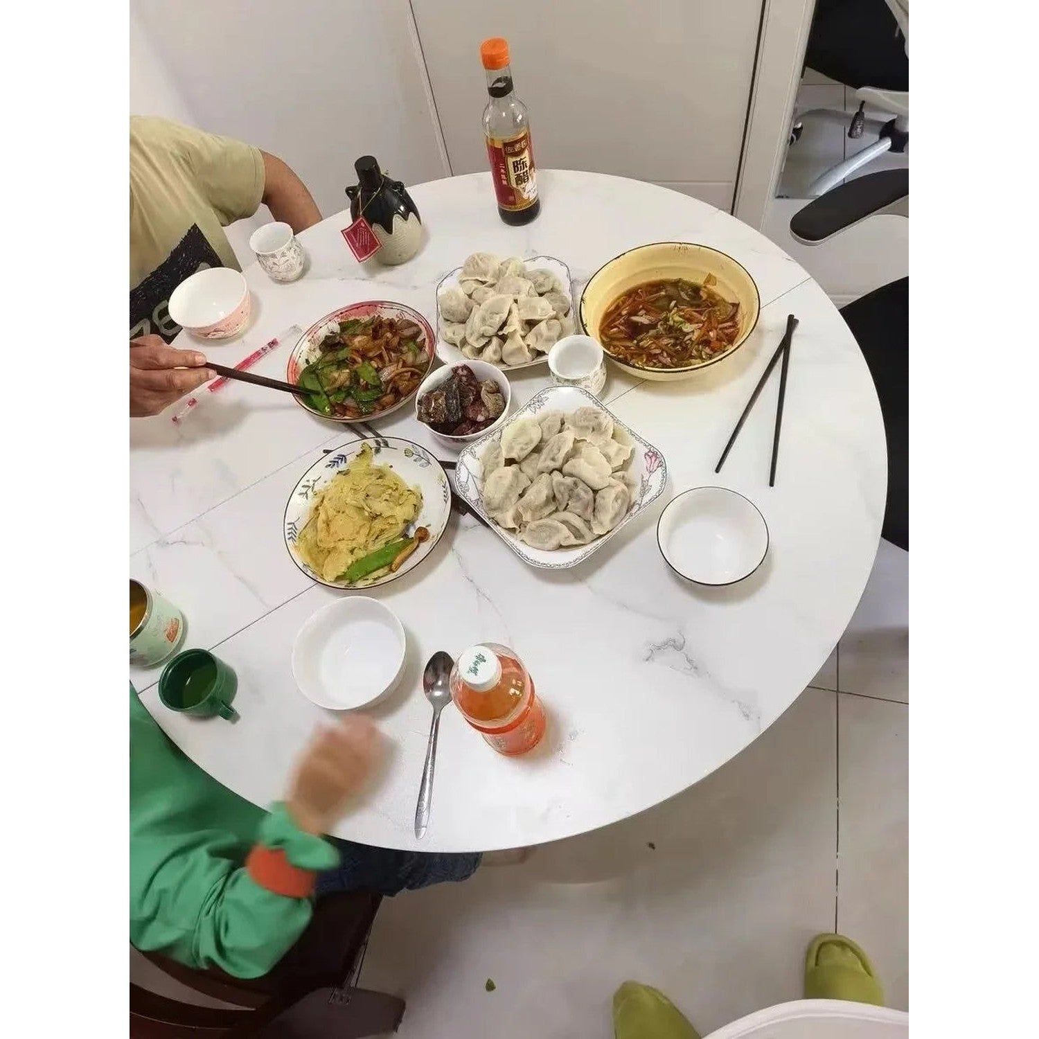 Round Foldable Dining Table — 100 &amp; 120cm