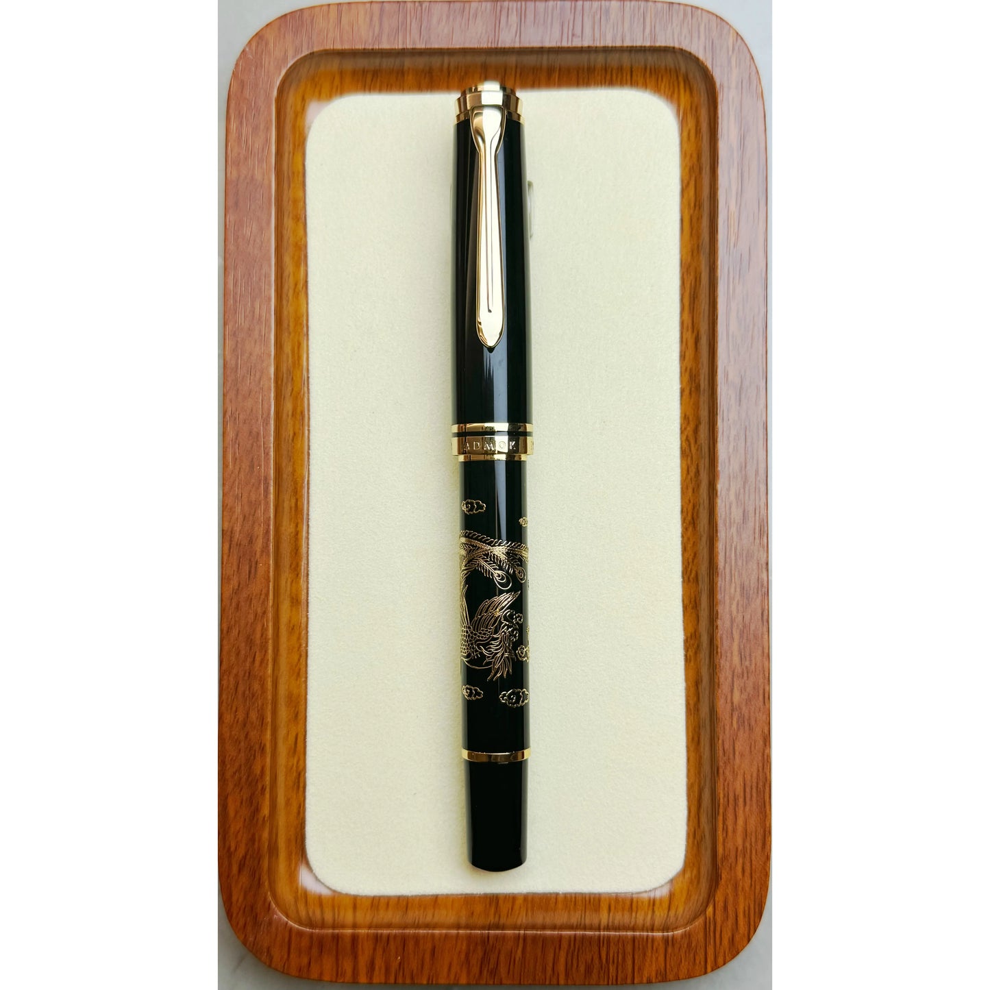 ADMOK J800 Piston Fountain Pen — Finely Carved Metal Body