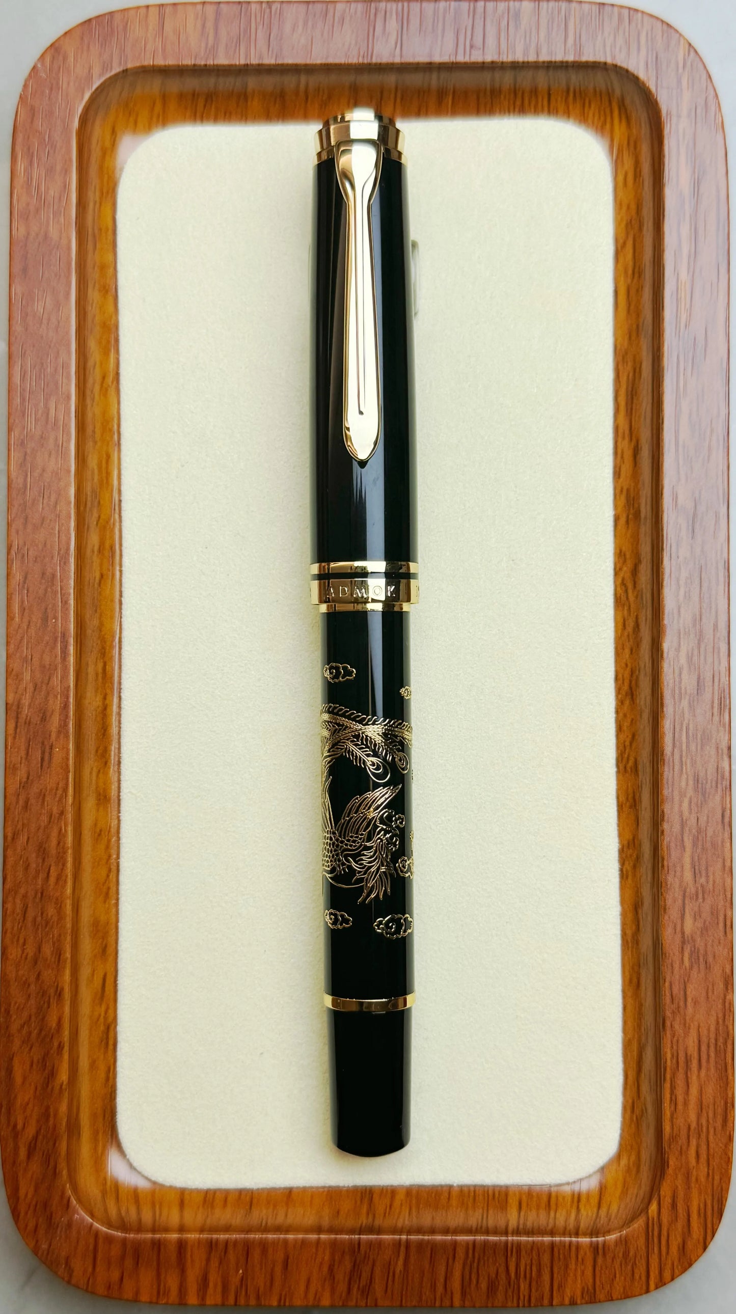ADMOK J800 Piston Fountain Pen — Finely Carved Metal Body