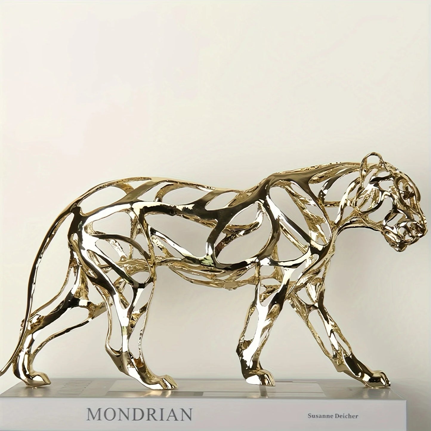 Nordic Metal Leopard Sculpture — Living Room Desktop Home Décor in a modern openwork metal design with a polished gold finish, perfect sculptural accent for luxury home décor.