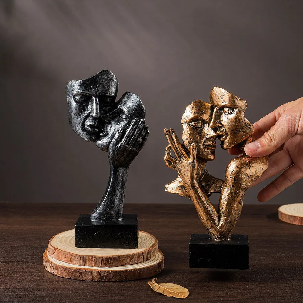 Love, Displayed — Contemporary Couple Statue & Lover Sculpture for Home