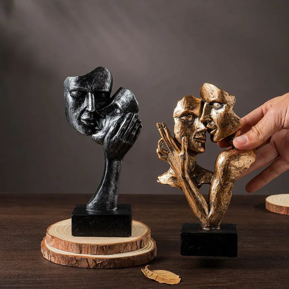 Love, Displayed — Contemporary Couple Statue &amp; Lover Sculpture for Home
