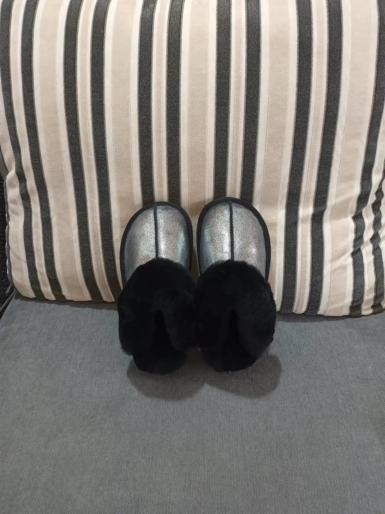 Cloud Underfoot — Natural Sheepskin & Fur Anti-Slip Home Slippers