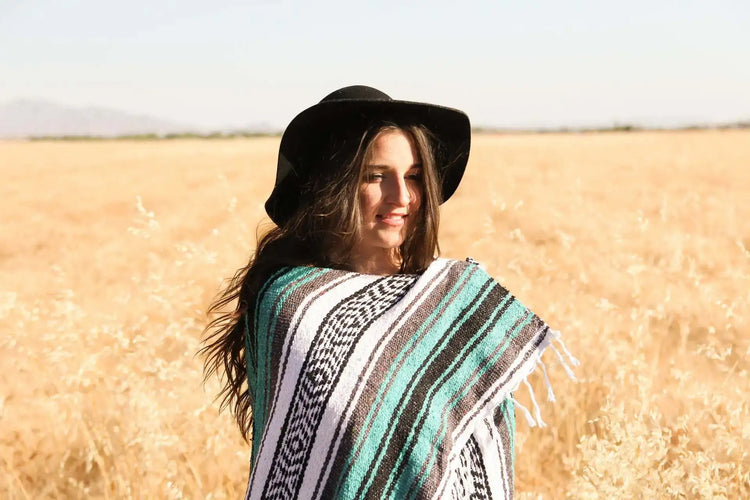Mexican Handwoven Throw Blanket — Striped Tassel, 130×170cm