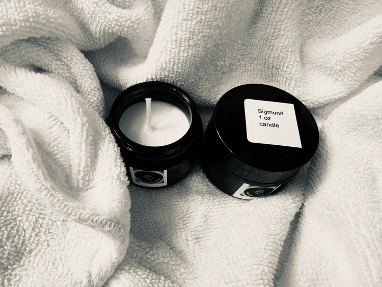 Sigmund Candle-1